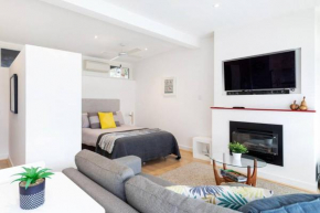 Modern Stylish Self-contained Studio Apartment Beaumont
